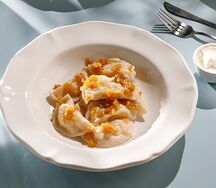 Вареники с картошкой и луковыми шкварками