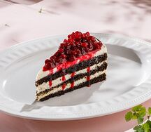 Черемуховый торт с клюквой
