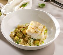 Треска с кабачком, шпинатом и пармезаном