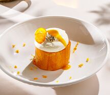 Японский заварной рулет с апельсином и маракуей