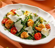 Руккола с креветками и авокадо