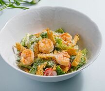 Салат Цезарь с креветками