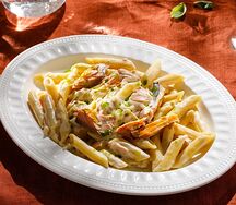 Пенне с копченой неркой