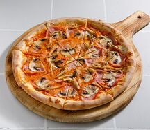 Ланч-пицца с ветчиной и грибами