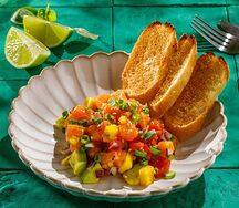 Лосось манго-авокадо