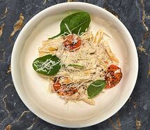 Казаречче с цыпленком, шампиньонами и томатами