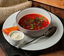 Борщ с сырным пирожком