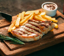 Свинина на кости с картофелем