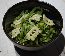 Зеленый салат с эдамаме