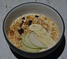 Азиатский йогурт с гранолой