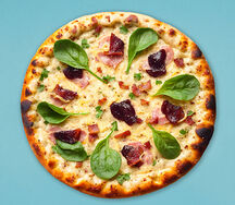 Пицца Карбонара со сливочным соусом и беконом