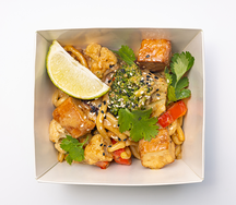 Вок со свининой в соусе Терияки и жареным кунжутом