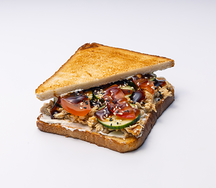 Сэндвич с рваной говядиной, bbq и крем-чизом