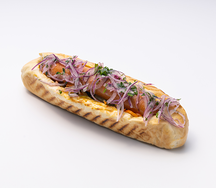 Хот-дог классический с сосиской, дижонской горчицей, киченезом и овощами