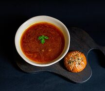 Борщ с чесночными пампушками