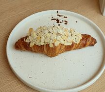 Круассан миндальный