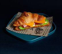 Круассан с ветчиной и сыром