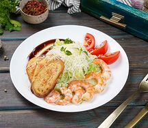 Салат Цезарь с креветками