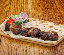 Шашлык из бараньей печени с курдюком