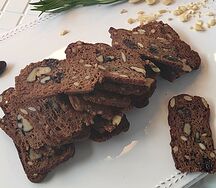 Греческие сухарики с розмарином и клюквой