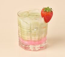 Матча клубничный пломбир