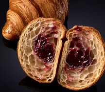 Круассан смородиновый 