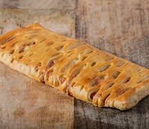 Слойка с ветчиной и сыром