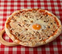 Пицца с куриной грудкой и шампиньонами
