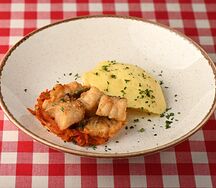 Рыба с маринадом и картофельным пюре