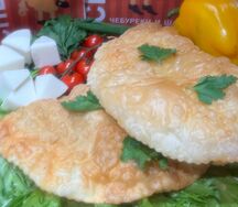 Чебурек с зеленью и сыром моцарелла