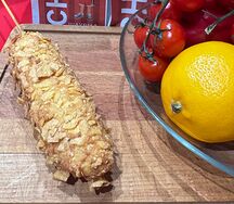 Корн-дог с чипсами начос на деревянном шомполе (жареный)