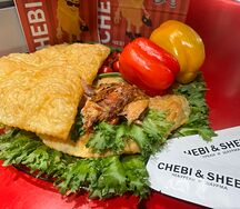 Чебурек пицца с куриным филе, овощами и сыром Моцарелла (халяль)