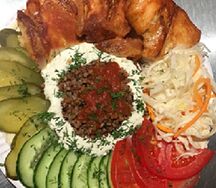 Шаурма на тарелке с гречкой