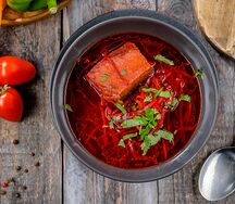 Борщ с телятиной и сметаной