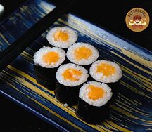 Мини-ролл с лососем