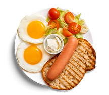 Завтрак с молочной сосиской, салатом и творожным сыром