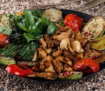 Садж из вырезки телятины и куриного бедра