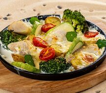 Морской окунь, запеченный c молодым картофелем