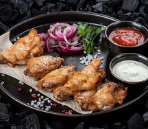 Куриные крылья на мангале