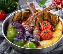 Жаркое из бараньей корейки с овощами по-азербайджански