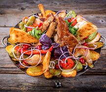 Ассорти из мяса на садже