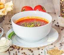 Борщ с мясом и сметаной