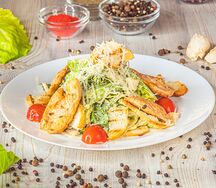 Салат Цезарь с курицей
