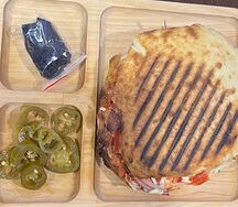 Донер с котлетой на углях