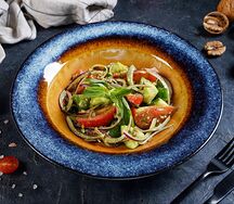 Салат с рукколой, авакадо и креветками