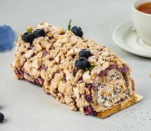 Рулет с черносливом и черной смородиной