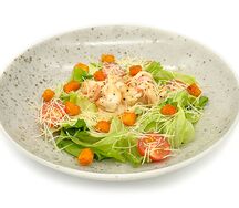 Салат Цезарь с креветками
