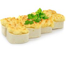 Запеченный ролл с курицей
