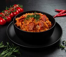 Капуста тушеная с колбасками