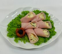 Рулетики из ветчины и сыра